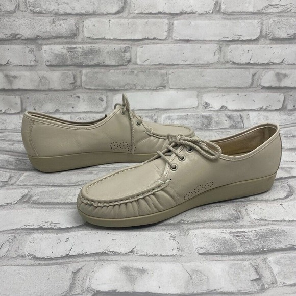 SAS Women's Oxford Walking Shoe (Bone) - Picture 6 of 10